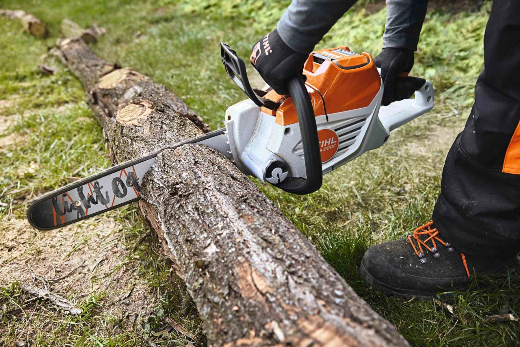 STIHL Akku-Motorsäge MSA 220 C-B, PS3, 35 cm ohne Akku und Ladegerät